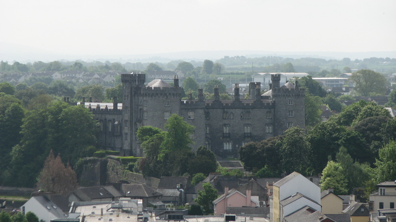 Castle seen from the top of the Round Tower<br />
