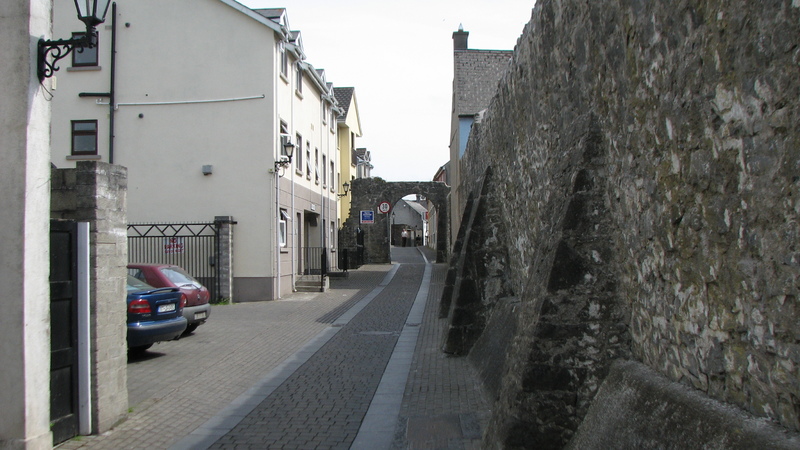 Black Abbey Gate, old Kilkenny city wall<br />
